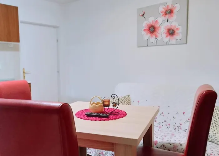 Lili U Parku Апартаменты *